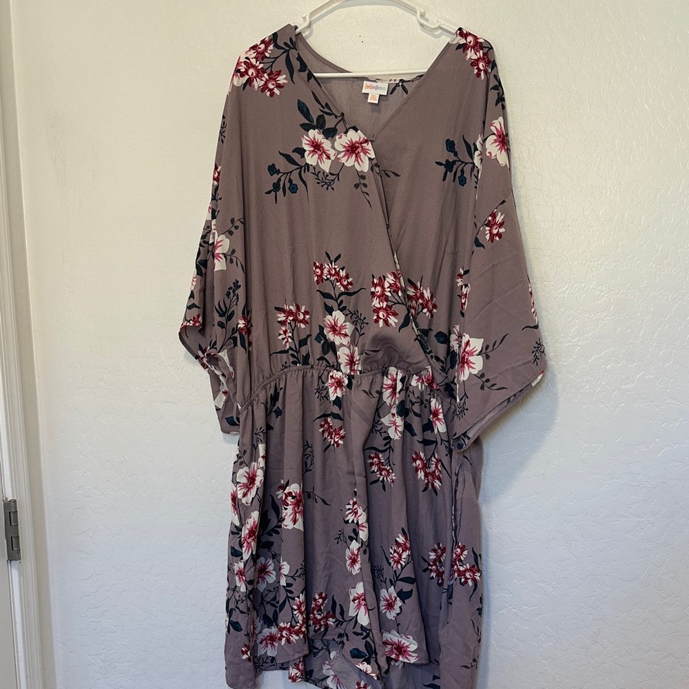 LuLaRoe‎ women’s plus size 3x v neck romper Floral Design lavender purple short